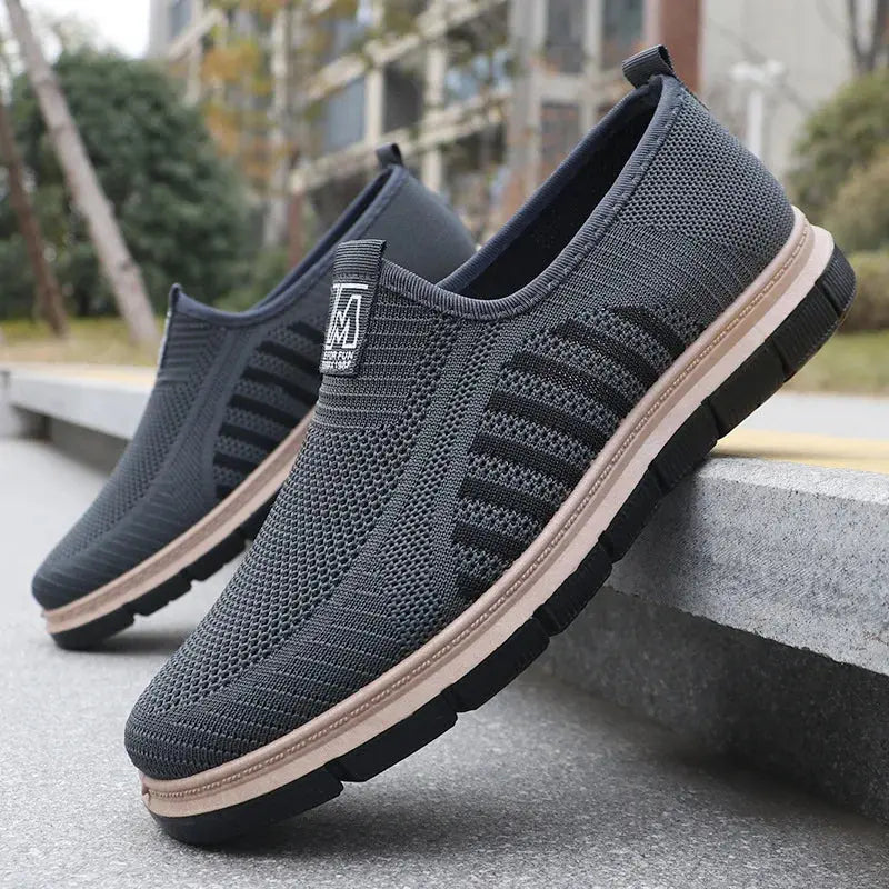Men’s Slip-On Mesh Sneakers With Knitted Upper and Textured Sole