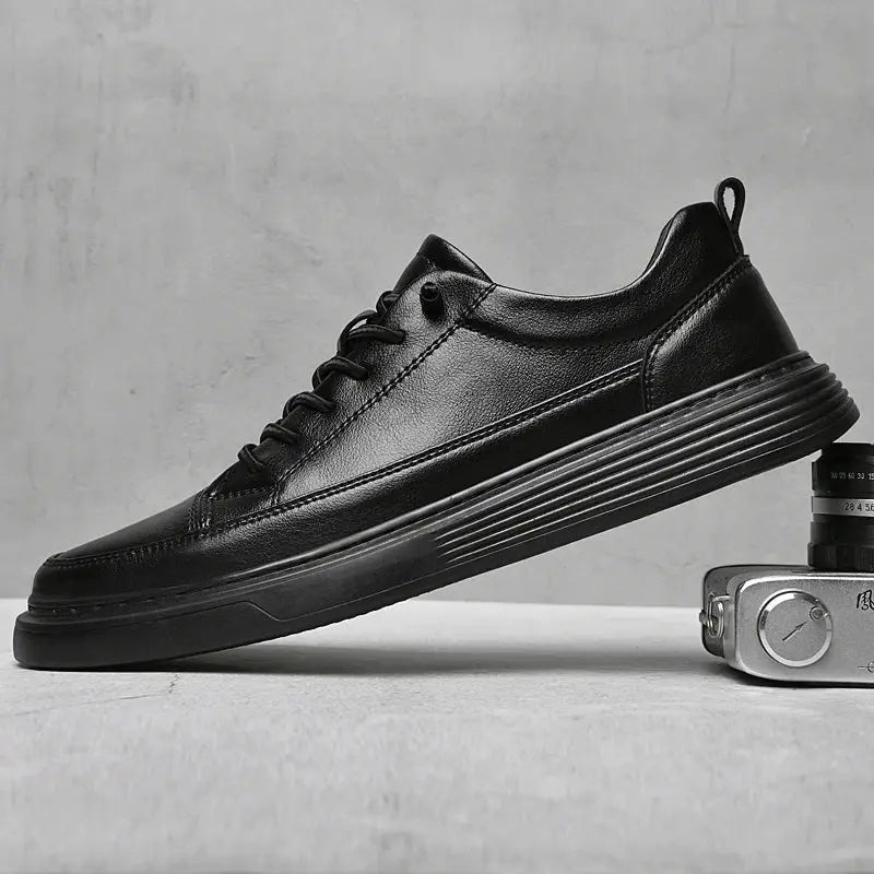 Men’s Low-Top Sneakers with Tonal Stitching and Lace-Up Closure