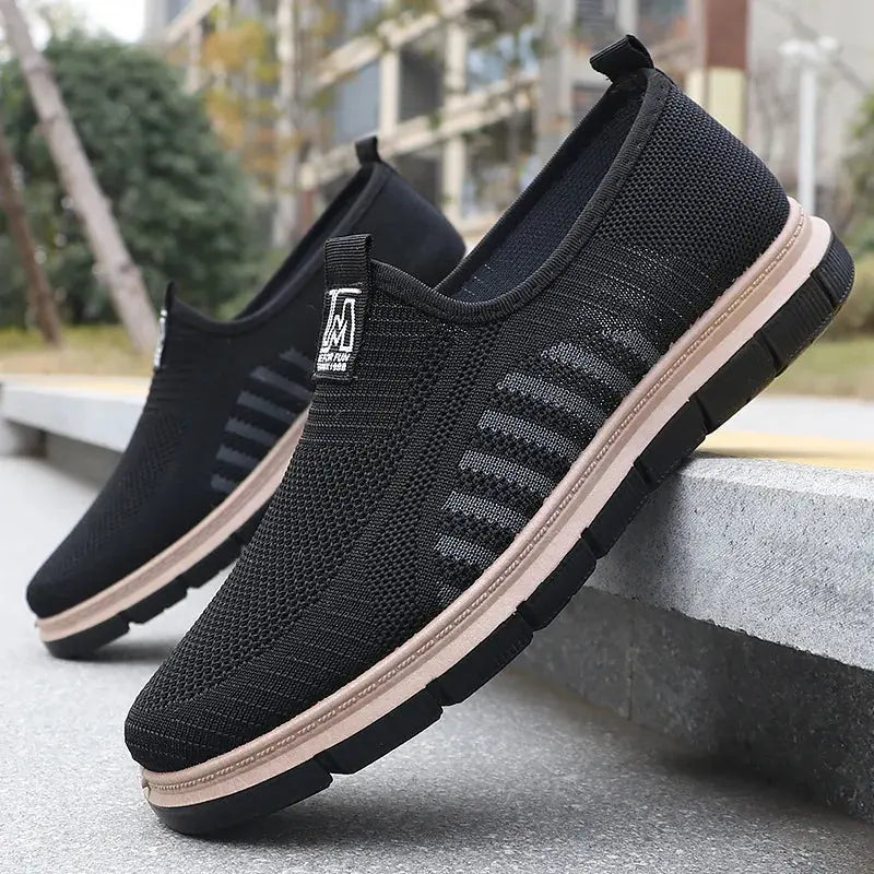 Men’s Slip-On Mesh Sneakers With Knitted Upper and Textured Sole